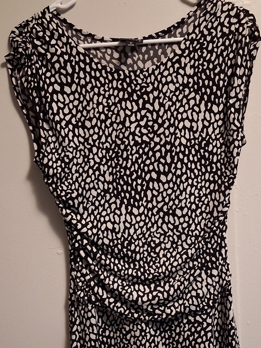 Enfocus Studio Black and White Abstract Printed Cap-Sleeve Top